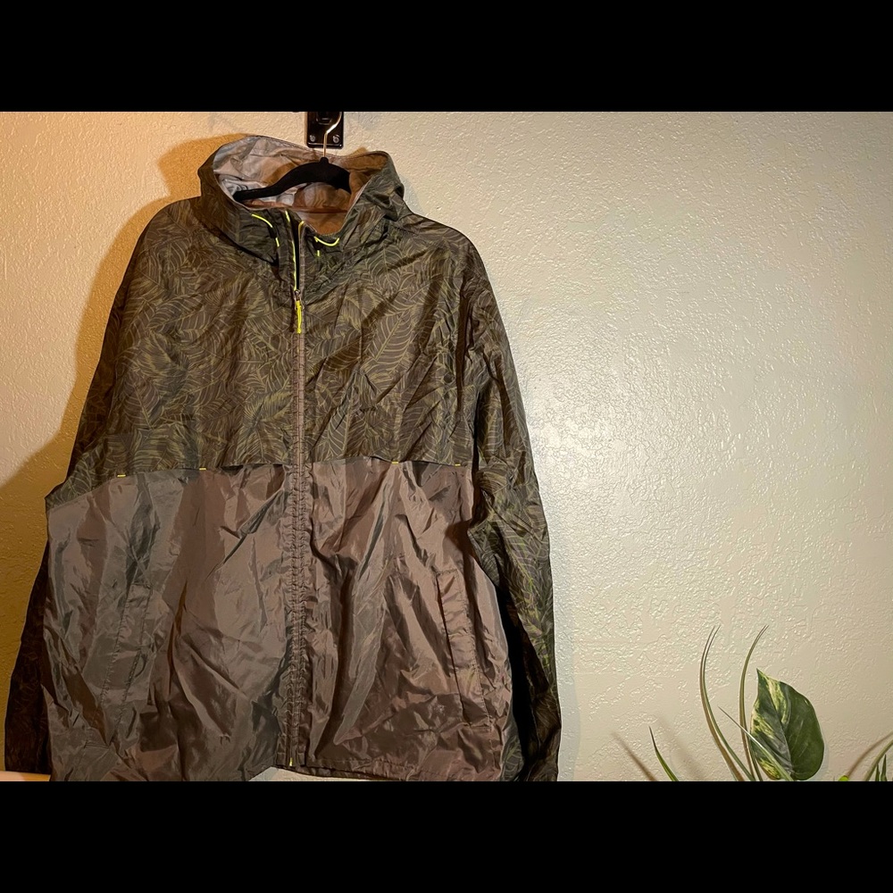 Men’s Hooded Windbreaker Jacket with Leaves, Large